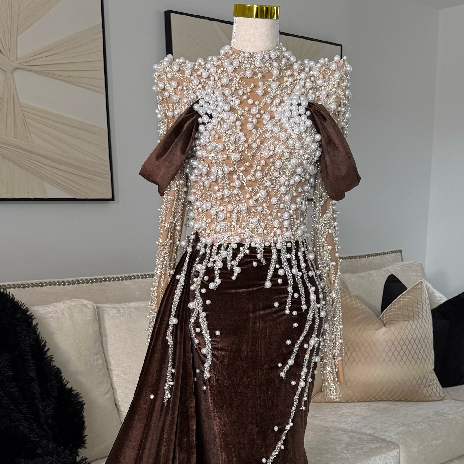 Leena velvet with pearls