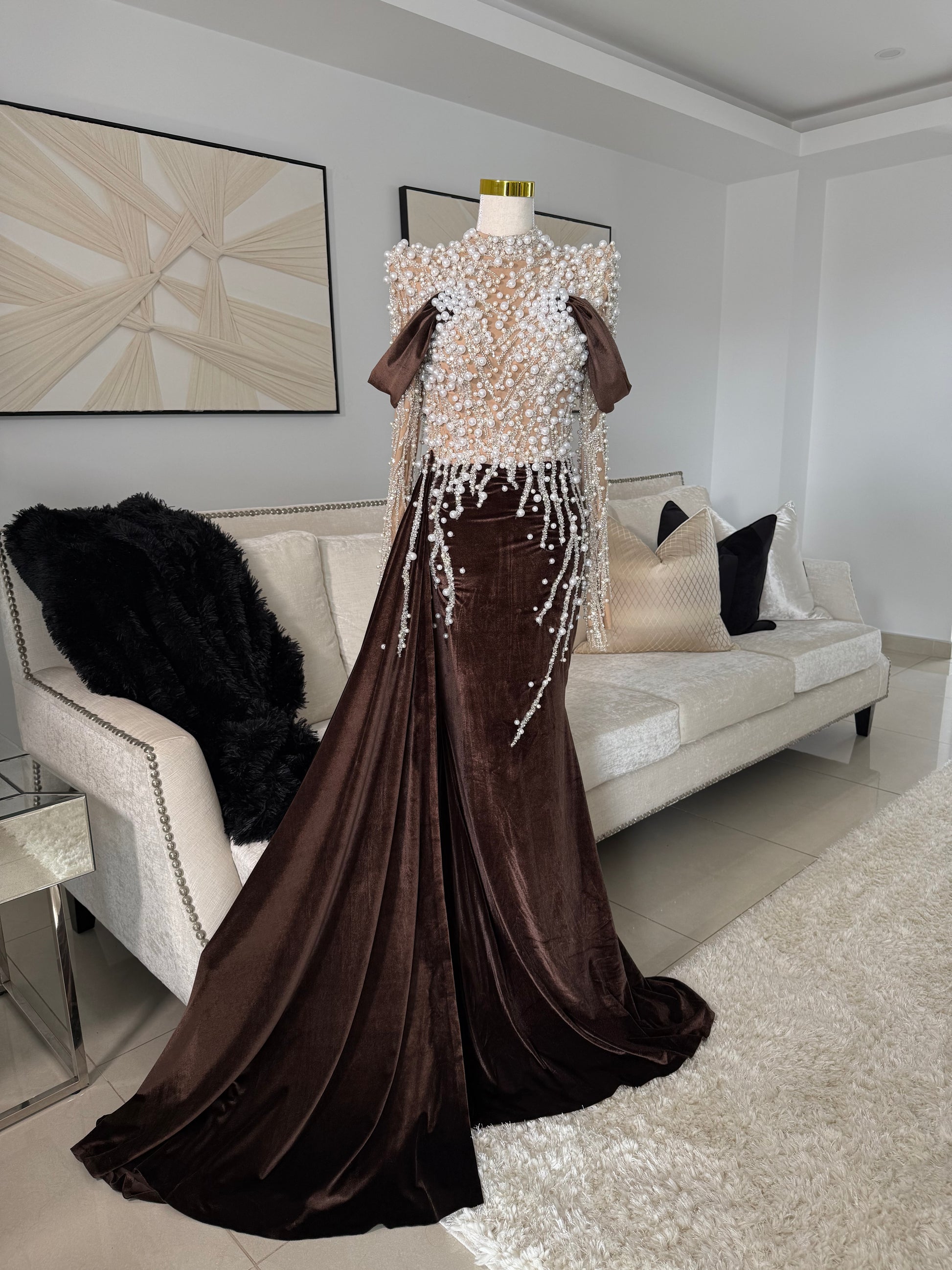 Leena velvet with pearls